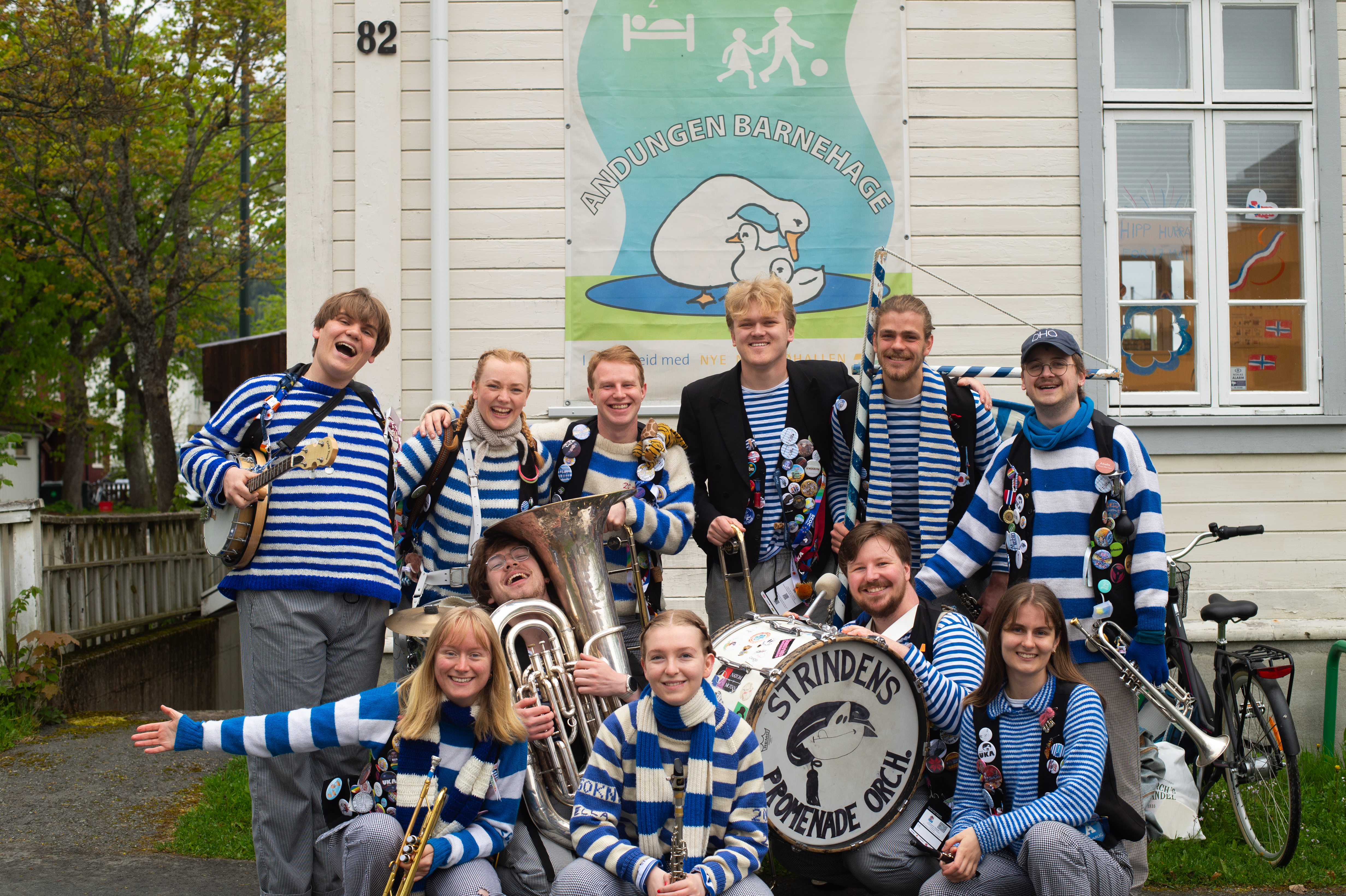 Strindens spiller på 17mai med Kvint i front.